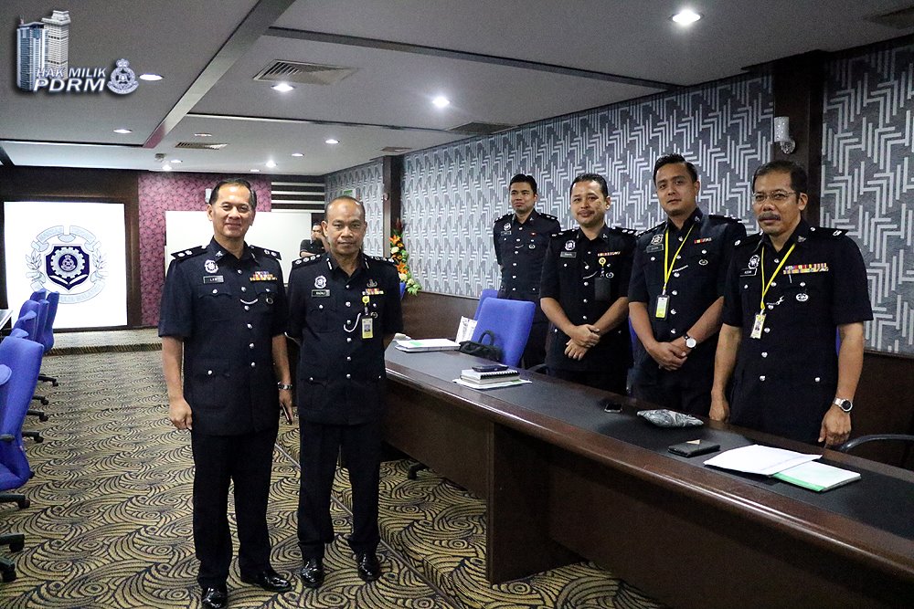 Antara pegawai kanan polis yang hadir ke Penutupan Bengkel Rekabentuk Bangunan PDRM ke arah mencapai KPI Blueprint 2.0 Amalan Hijau dan Aplikasi Teknologi Hijau PDRM 2016-2020. Pdrm Sasar Penuhi Kpi Komited Sokong Dasar Teknologi Hijau Negara
