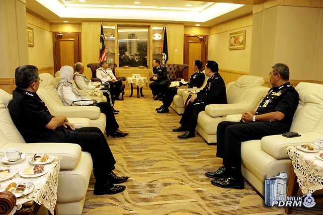 045 Kunjungan Hormat Ketua Polis Singapura