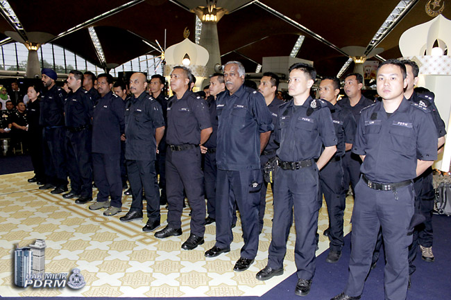 Kpn Dan Petugas Khas Pdrm Selamat Tiba Dari Ukraine