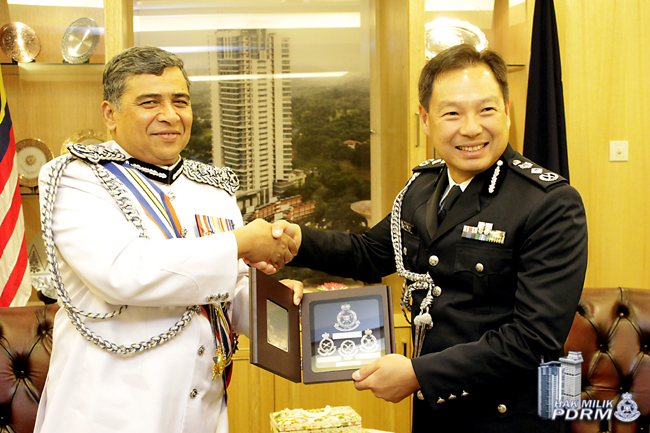 059 Kunjungan Hormat Ketua Polis Singapura