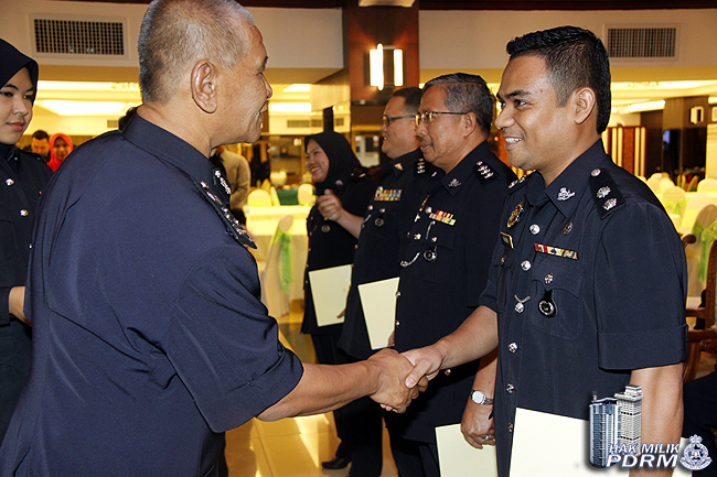 41 Warga Jsjn Terima Kenaikan Pangkat 44 Dianugerah Khidmat Cemerlang