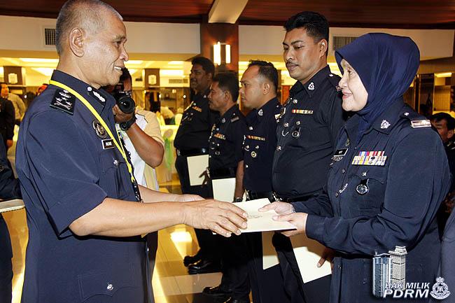 41 Warga Jsjn Terima Kenaikan Pangkat 44 Dianugerah Khidmat Cemerlang