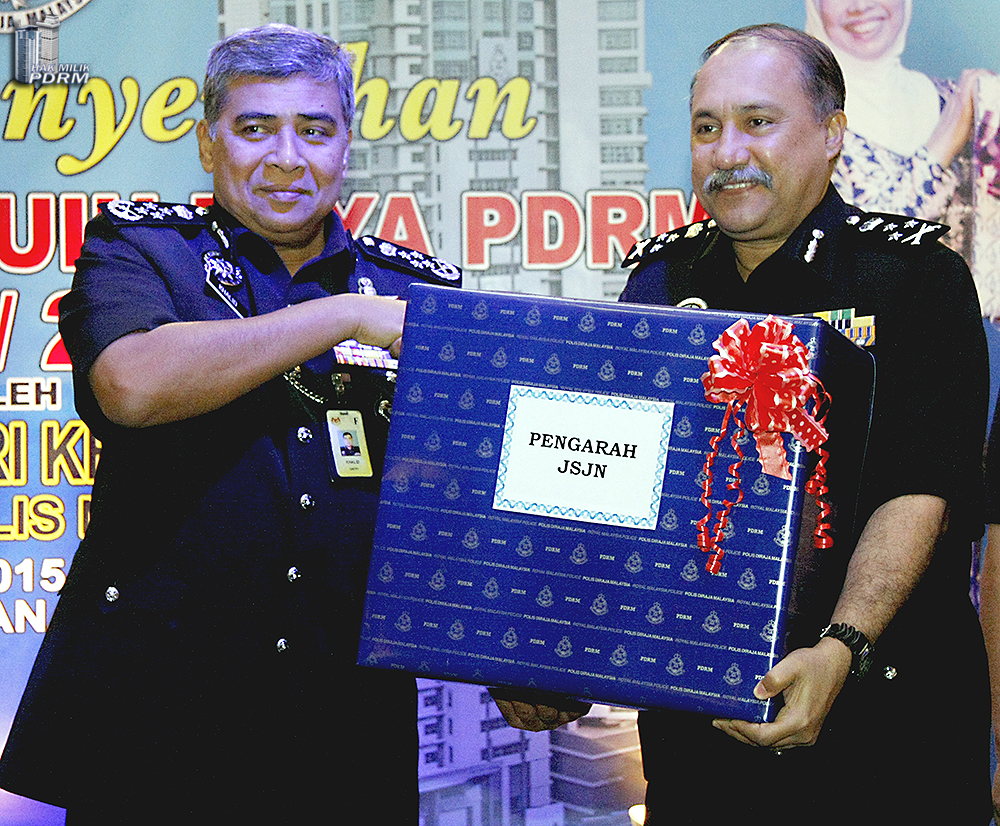 Majlis Penyerahan Sumbangan Bungkusan Hari Raya