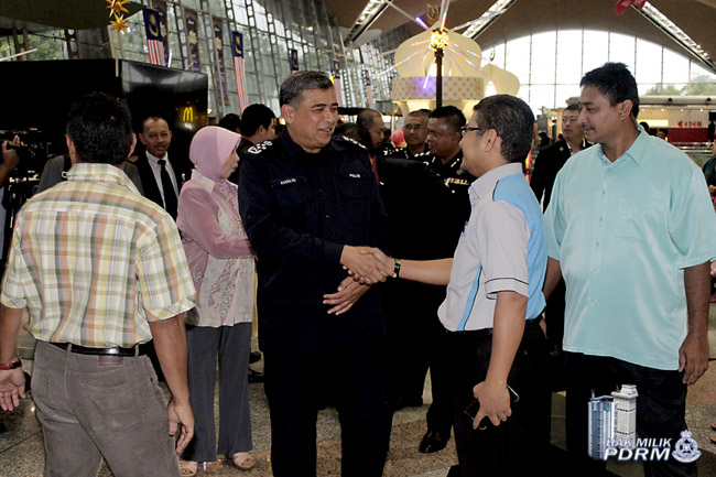 Kpn Dan Petugas Khas Pdrm Selamat Tiba Dari Ukraine