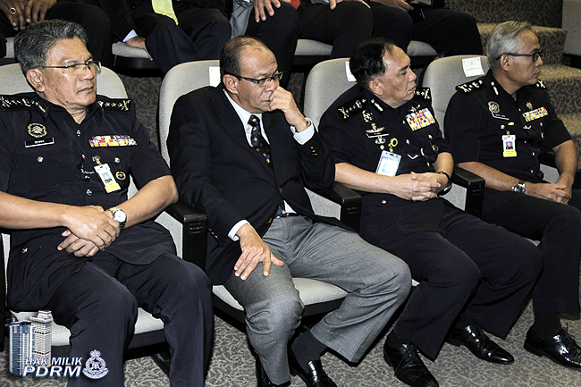 Bantuan Kepada Warga Pdrm Di Lokasi Bencana