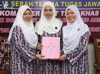 Sesi serah terima tugas Pengerusi PERKEP Unit Tindakhas diantara Datin Suhaidah Othman kepada Puan Siti Haida Isa. Acp Mohd Khairi Memangku Jawatan Komander Utk