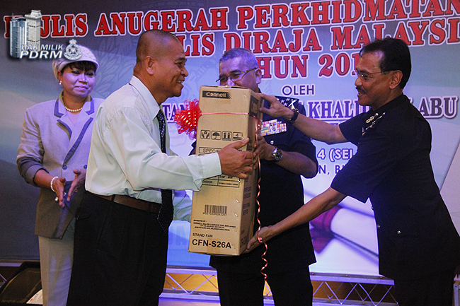 _MG_8494 9 907 Terima Anugerah Perkhidmatan Cemerlang Apc