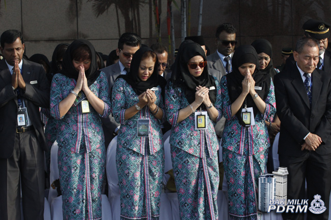 Mh17 Dua Lagi Jenazah Tiba Di Klia