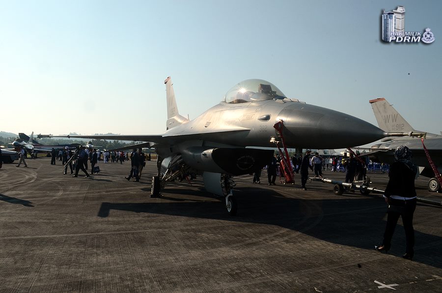 Pameran Antarabangsa Maritim Dan Aeroangkasa Langkawi Lima 2015