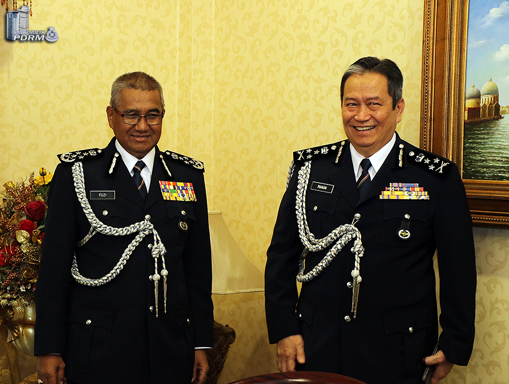 Ketua Polis Negara, Tan Sri Dato' Sri Mohamad Fuzi Harun bersama Dato’ Sri Abd Manan Mhd Hassan.. 8