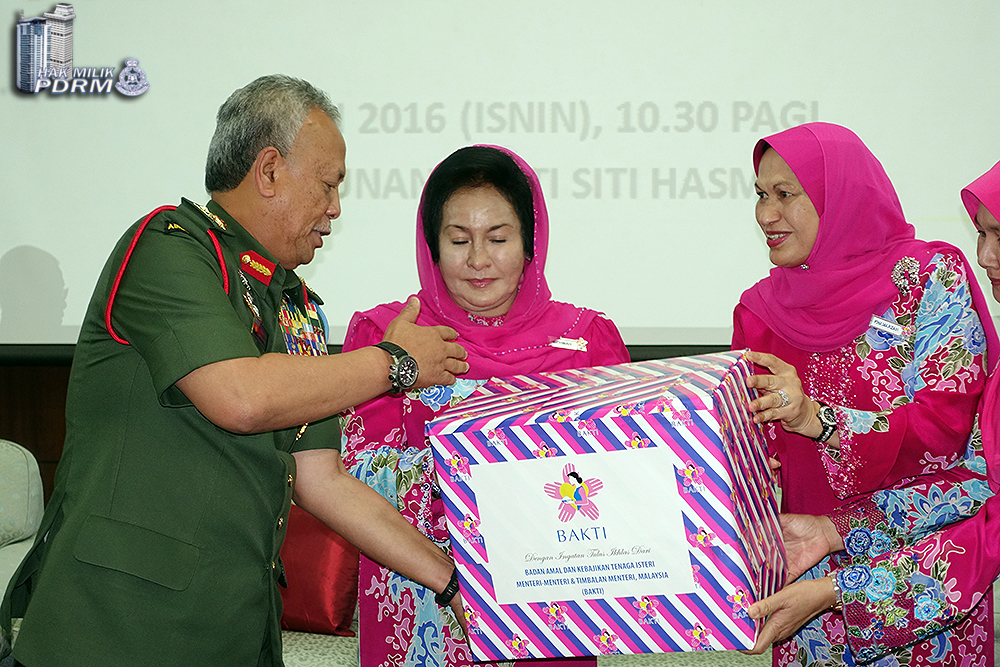 Pdrm Terima 30 000 Bungkusan Raya