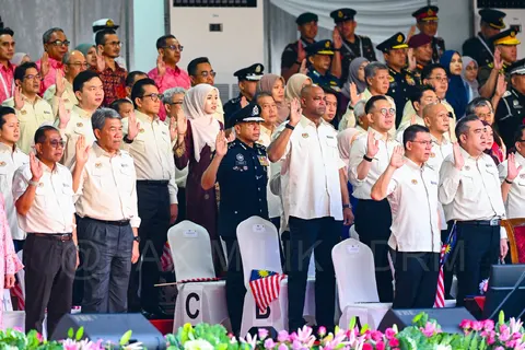 Hari Kebangsaan 2026 Derapan 594 Warga Sang Saka Biru Lambang Disiplin Dan Profesionalisme