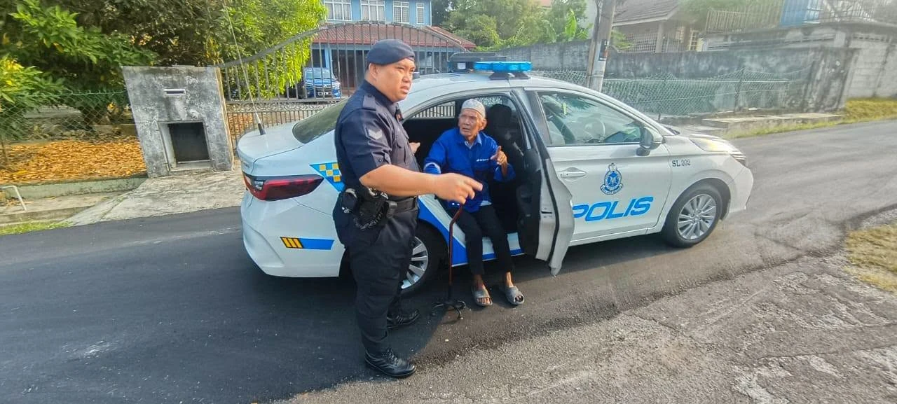 #BiarJasaJadiKenangan POSTING PILIHAN: KEPRIHATINAN ANGGOTA BALAI POLIS KAJANG BANTU WARGA EMAS PULANG KE RUMAH