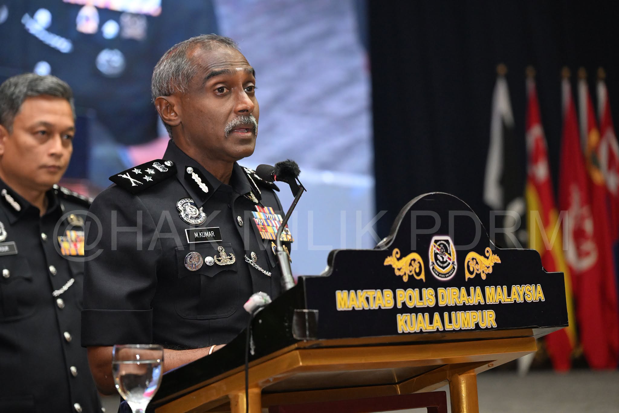 May be an image of ‎dais and ‎text that says '‎飯 極 عزد ្ន 4.yWЛAAR b عرقل ገርርጋያጠለልም MAKTAB POLIS DIRAJA MALAYSIA MA