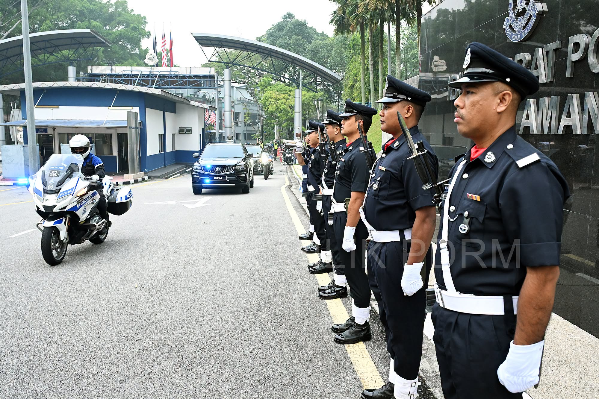 Dato Sri Abdul Aziz Mulakan Tugas Rasmi Timbalan Kpn Hari Ini
