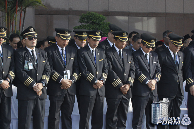 Mh17 Dua Lagi Jenazah Tiba Di Klia