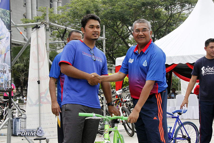 Lebih 1200 Penggemar Sukan Basikal Sertai Program Kayuh Malaysia Pdrm