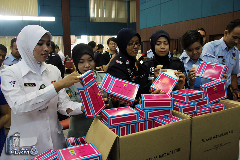 Bakti Teruskan Sumbangan Raya Kepada Pasukan Keselamatan