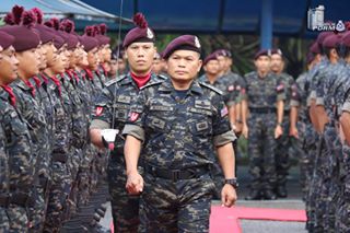 Timbalan Pengarah KDNKA (Pasukan Gerakan Am), Datuk Mastor Mohd Ariff memeriksa barisan kawalan kehormatan. Acp Mohd Khairi Memangku Jawatan Komander Utk