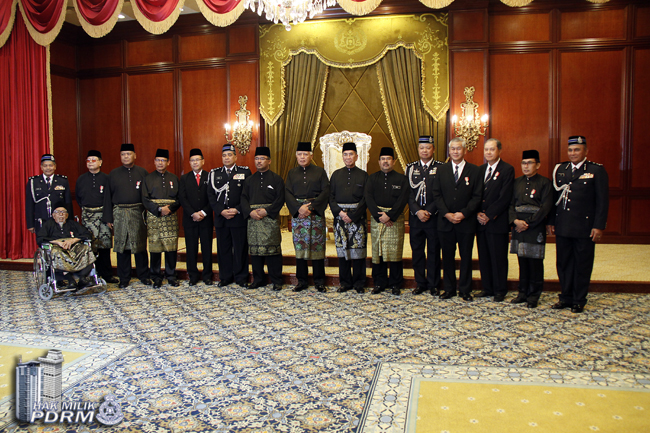 Tyt Melaka Semat Pingat Jpn Kepada70 Wira Negara