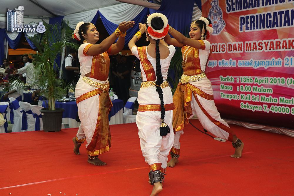 Sekitar Majlis makan malam Sembahyang Khas Agama Hindu di Kuil Sri Maha Mariamman, Midlands (I-City).