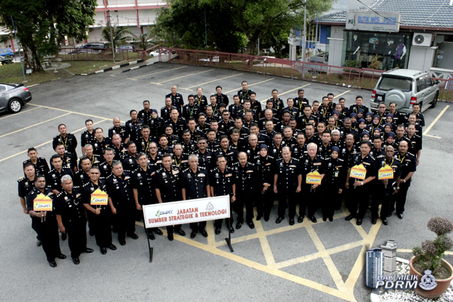 Gambar Kenangan Timbalan Ketua Polis Negara Bersama Pegawai Kanan Jabatan StaRT (2) Start Optimis Teruskan Transformasi