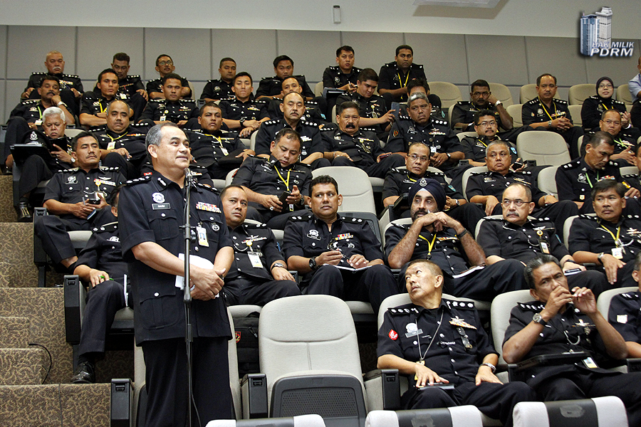 Sesi soal jawab diantara pegawai KDNKA dengan Timbalan Ketua Polis Negara Tingkatkan Mutu Perkhidmatan Kekalkan Keharmonian Masyarakat