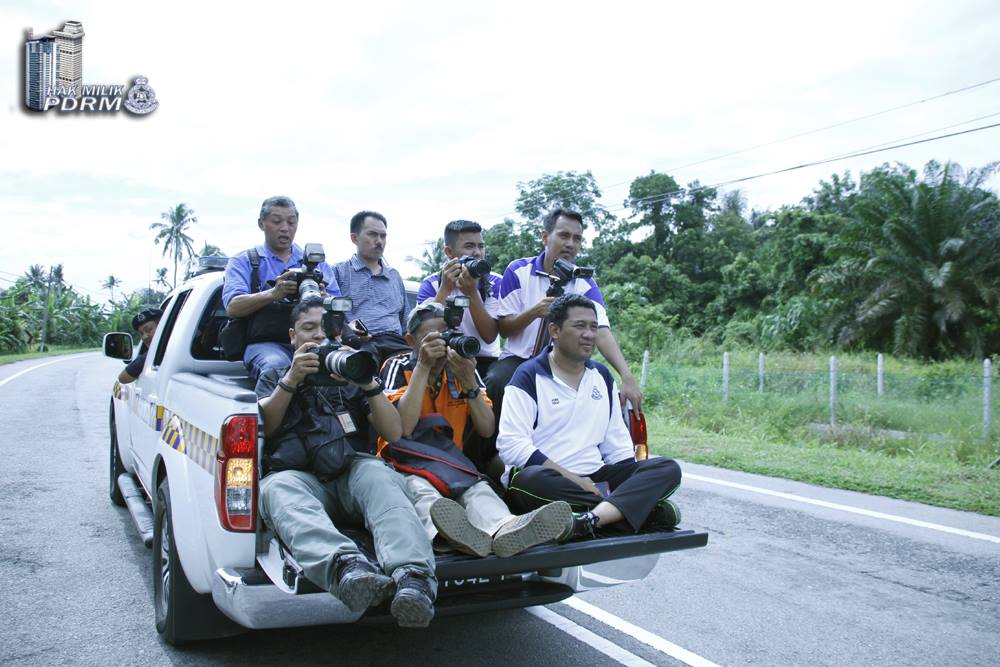 Antara rakan media yang sedang menjalankan tugas sempena Sambutan Hari Sukan Negara peringkat PDRM.