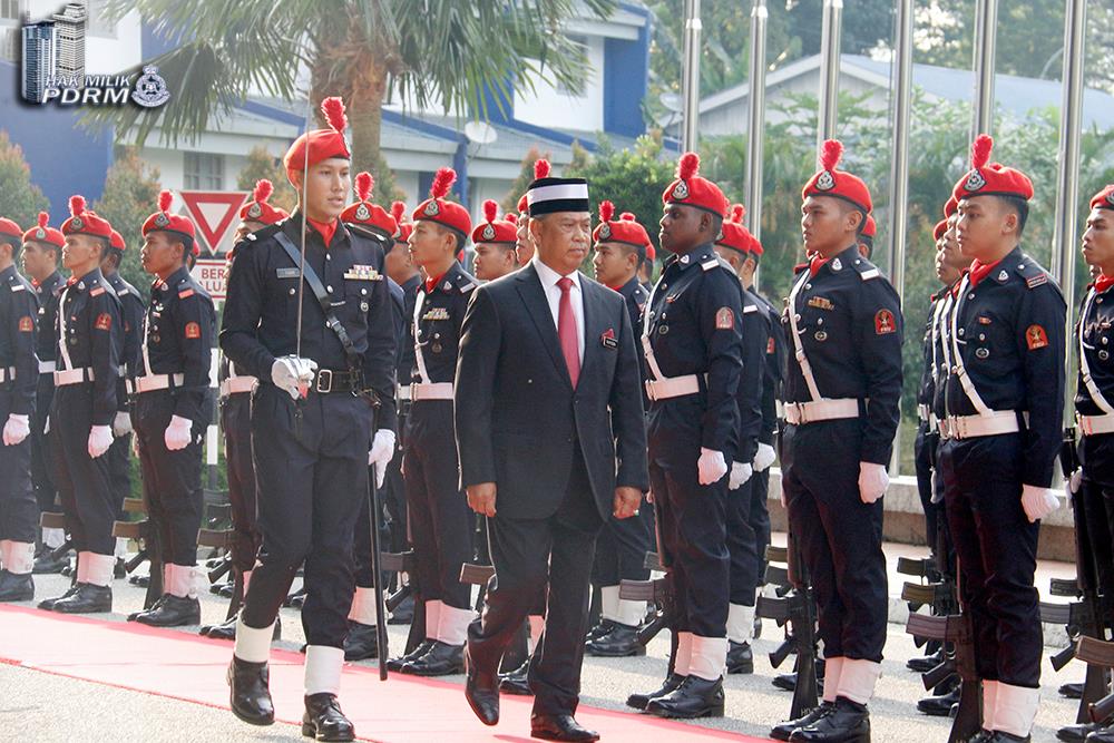 Sekitar pemeriksaan baris oleh Menteri Dalam Negeri (MDN), Tan Sri Dato’ Haji Muhyiddin Haji Mohd Yassin.