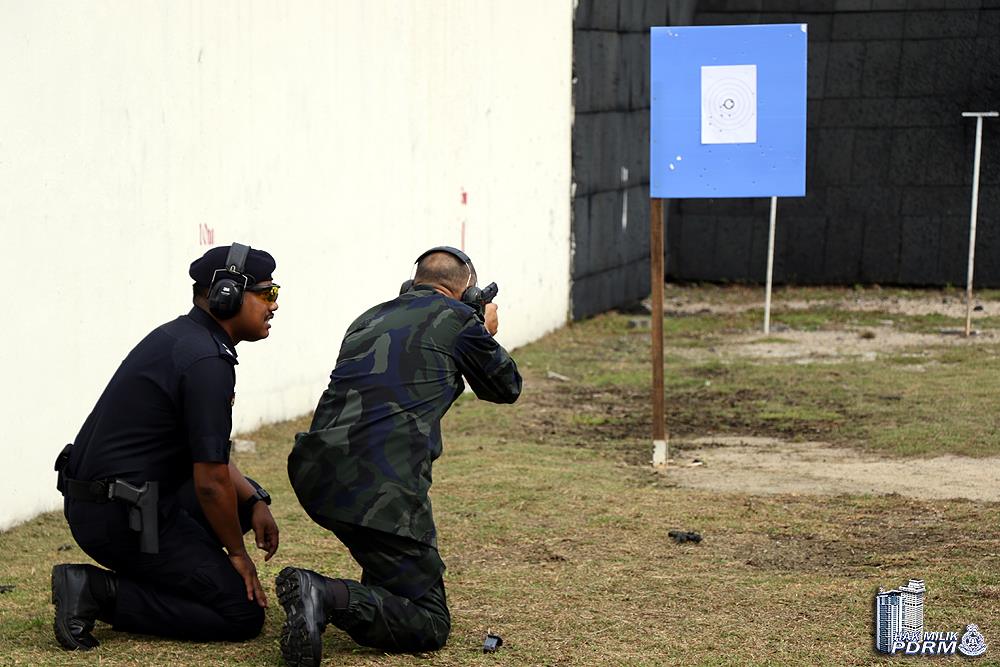 pp menembak 1