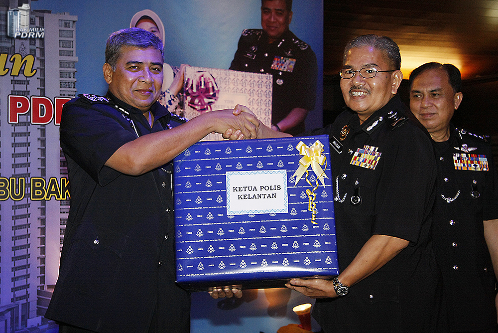 Majlis Penyerahan Sumbangan Bungkusan Hari Raya