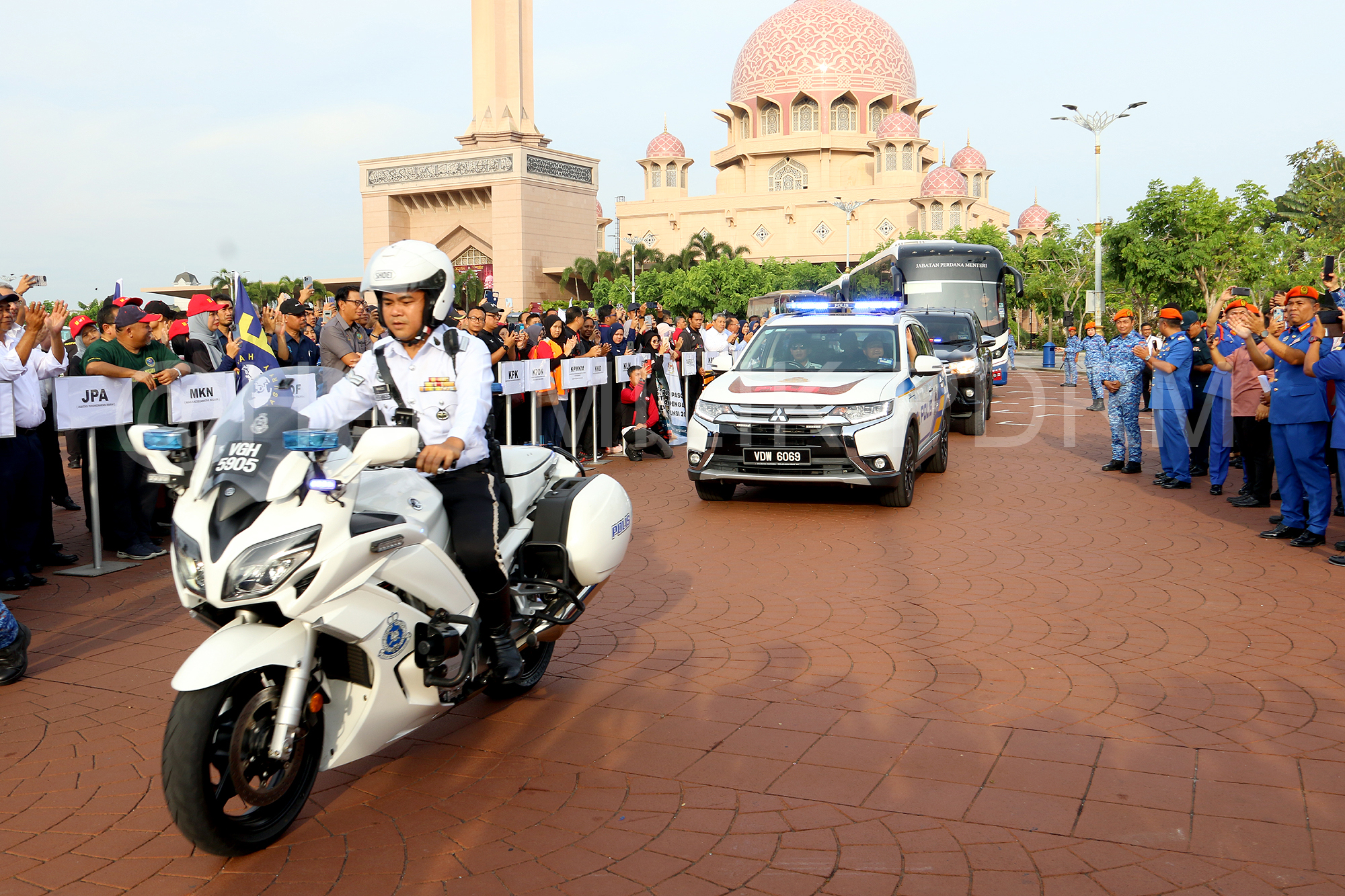 IMG_6949 Kpn Hadir Flag Off Pasukan Sukarelawan Penjawat Awam Pasca Banjir Ke Johor