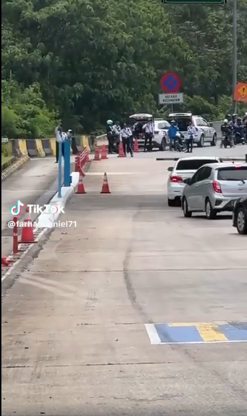 Usik Usik Marilah Singgah Sini