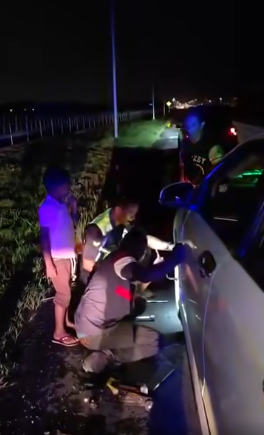 Biarjasajadikenangan Video Pilihan Anggota Mpv Ipd Klang Bantu Orang Awam Tukar Tayar Kenderaan