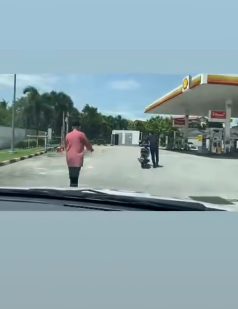 Biarjasajadikenangan Video Pilihan Polis Seri Alam Prihatin Warga Emas Kehabisan Minyak Motosikal