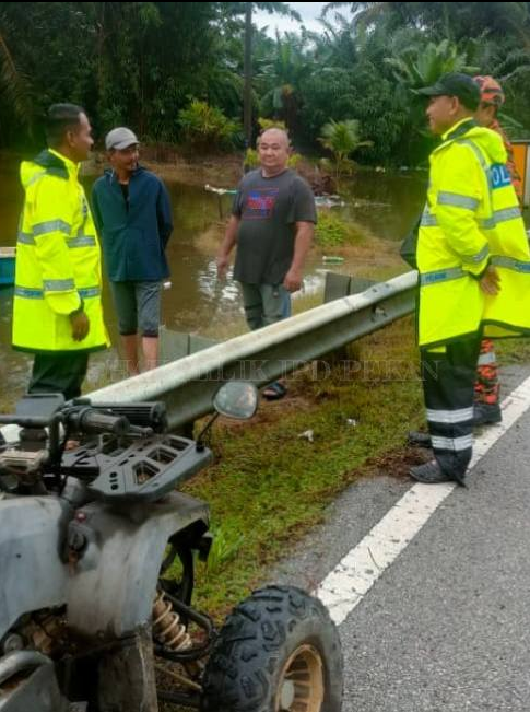 Posting Pilihan Ipd Pekan Bantu Pindahkan Mangsa Banjir Di Kampung Pulau Manis