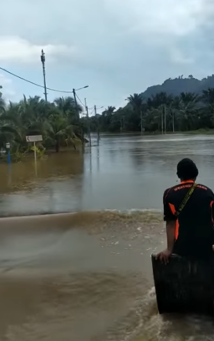 Opbanjir Ipd Batu Pahat Terus Giat Berusaha Mencari Dan Menyelamat Mangsa Banjir