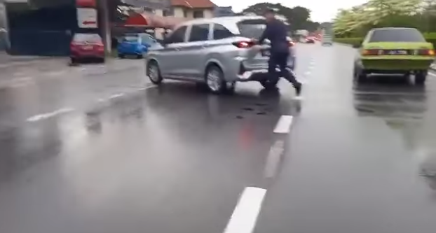 Biarjasajadikenangan Video Pilihan Anggota Mpv Ipd Taiping Bantu Tolak Kenderaan Rosak