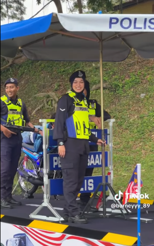 Video Pilihan Hari Kebangsaan 2024 Aset Kenderaan Polis Daerah Lipis Curi Tumpuan Ramai