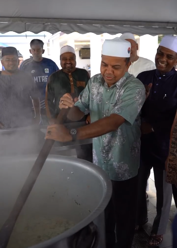 Video Pilihan Timbalan Kpn Penuhi Undangan Bantuan Beras Untuk Saudara Asnaf Di Maahad Tahfiz Al Faridiyah