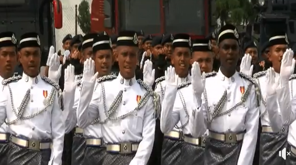 LIVE: ISTIADAT PERBARISAN PERINGATAN HARI POLIS KE-216 TAHUN 2023 Kini sedang berlangsungnya Istiadat Perbarisan Peringatan Hari Polis Ke-216 Tahun 2023