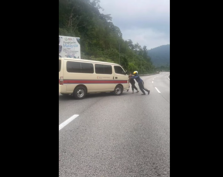 Biarjasajadikenangan Video Pilihan Tiga Anggota Empv Jspt Bantu Alihkan Van Ikn Alami Kerosakan Enjin