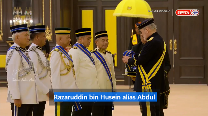 LIVE: ISTIADAT MENGHADAP DAN ISTIADAT PENGURNIAAN DARJAH KEBESARAN, BINTANG DAN PINGAT PERSEKUTUAN SEMPENA SAMBUTAN ULANG TAHUN HARI KEPUTERAAN RASMI KDYMM SERI