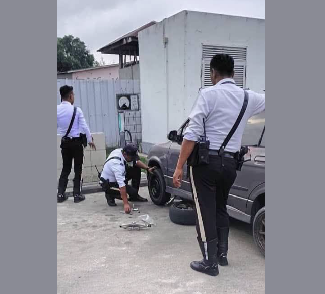 Biarjasajadikenangan Pic Of The Day Di Saat Diperlukan Pdrm Tampil Membantu