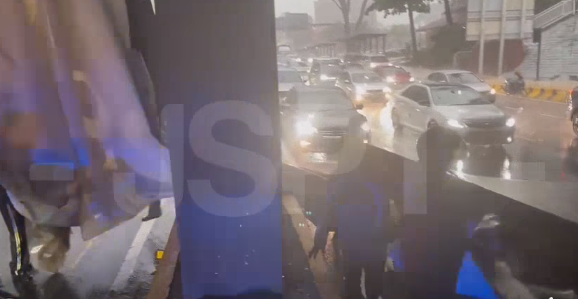 Posting Pilihan Kerjasama Pantas Empv Dan Orang Awam Alih Kain Menghalang Laluan Jalan Raya Akibat Hujan Lebat Berjaya Elak Kemalangan