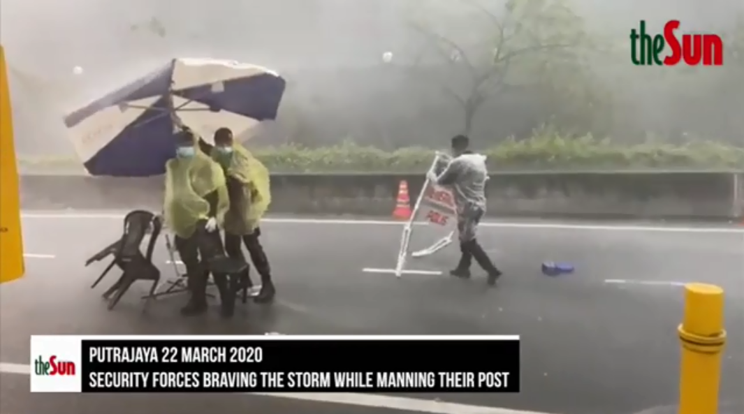 Covid 19 Video Pilihan Mereka Tetap Bertugas Walau Dalam Apa Jua Keadaan