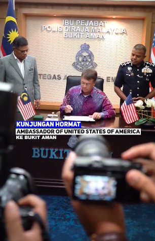 Video Pilihan Timbalan Kpn Iring Mdn Terima Kunjungan Hormat Duta Besar Amerika Syarikat Ke Malaysia Di Bukit Aman