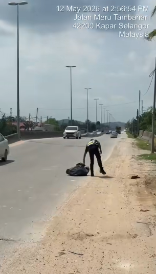 Biarjasajadikenangan Video Pilihan Anggota Mpv Ipd Klang Utara Bantu Alih Objek Atas Jalan Demi Keselamatan Pengguna