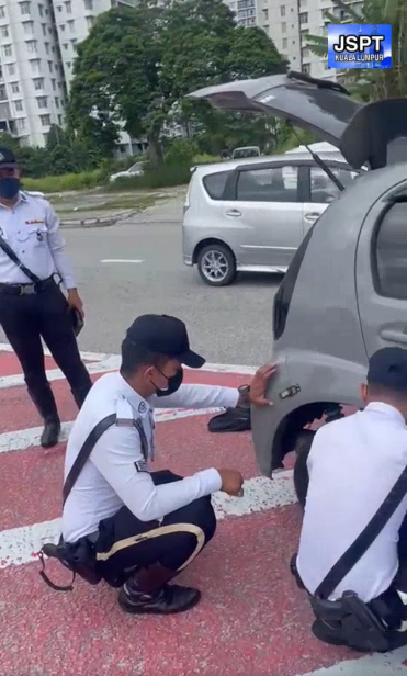 Biarjasajadikenangan Video Pilihan Warga Pdrm Sentiasa Berikan Perkhidmatan Terbaik Buat Yang Memerlukan Ketika Dalam Kesusahan