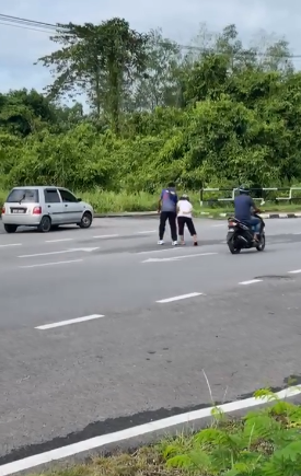 Biarjasajadikenangan Video Pilihan Keprihatinan Pegawai Polis Bantu Warga Emas